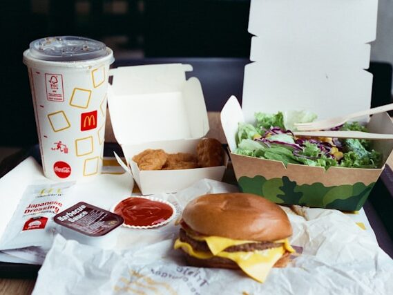 マクドナルドのハンバーガーセットの画像