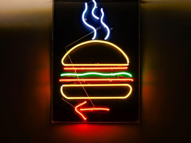 ハンバーガーの形をしたライトの画像